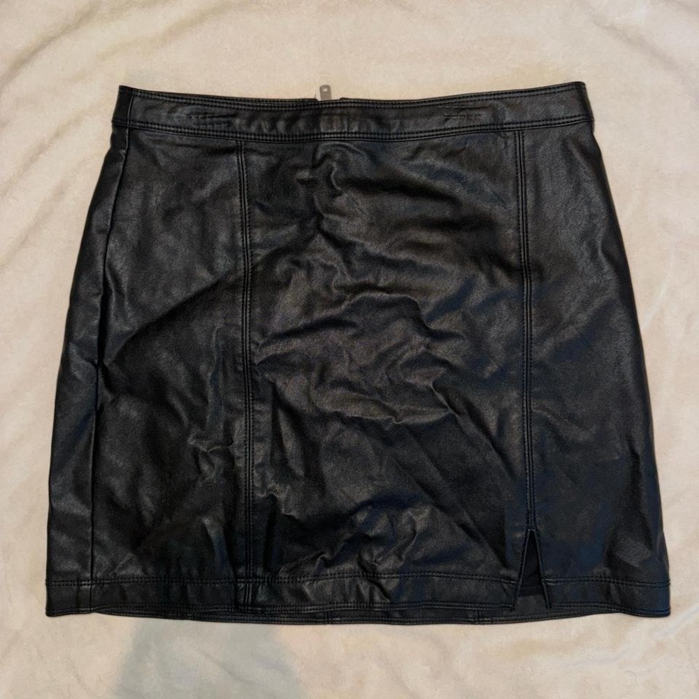 Abercrombie & Fitch faux leather skirt with zipper on back
